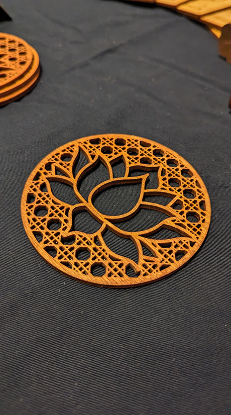 Sous-verre personnalisé Lotus - Création en bois