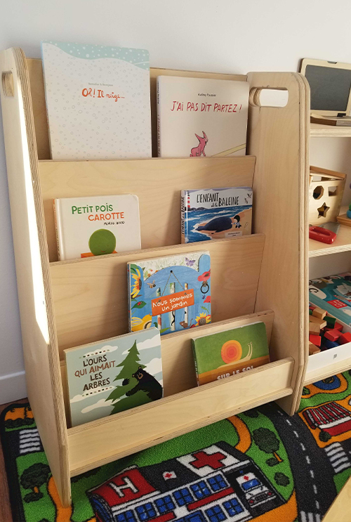 Fabrication sur mesure - Bibliothèque en bois d'inspiration Montessori pour enfant